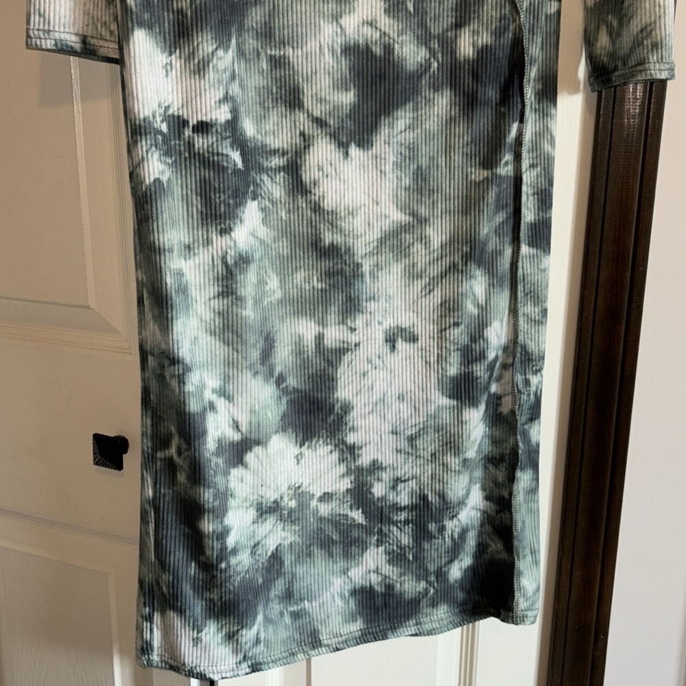 NWT green and white abstract midi dress seam detail size 14 stretchy - Picture 4 of 7